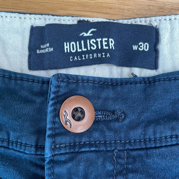 Hollister Flat-Front Men’s Short 9” - Picture 2 of 4